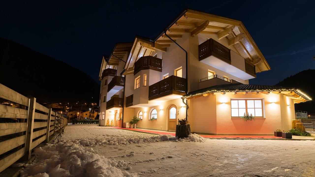 Hotel Garnì Paradisi - Wellness&Spa Mezzano Exterior foto