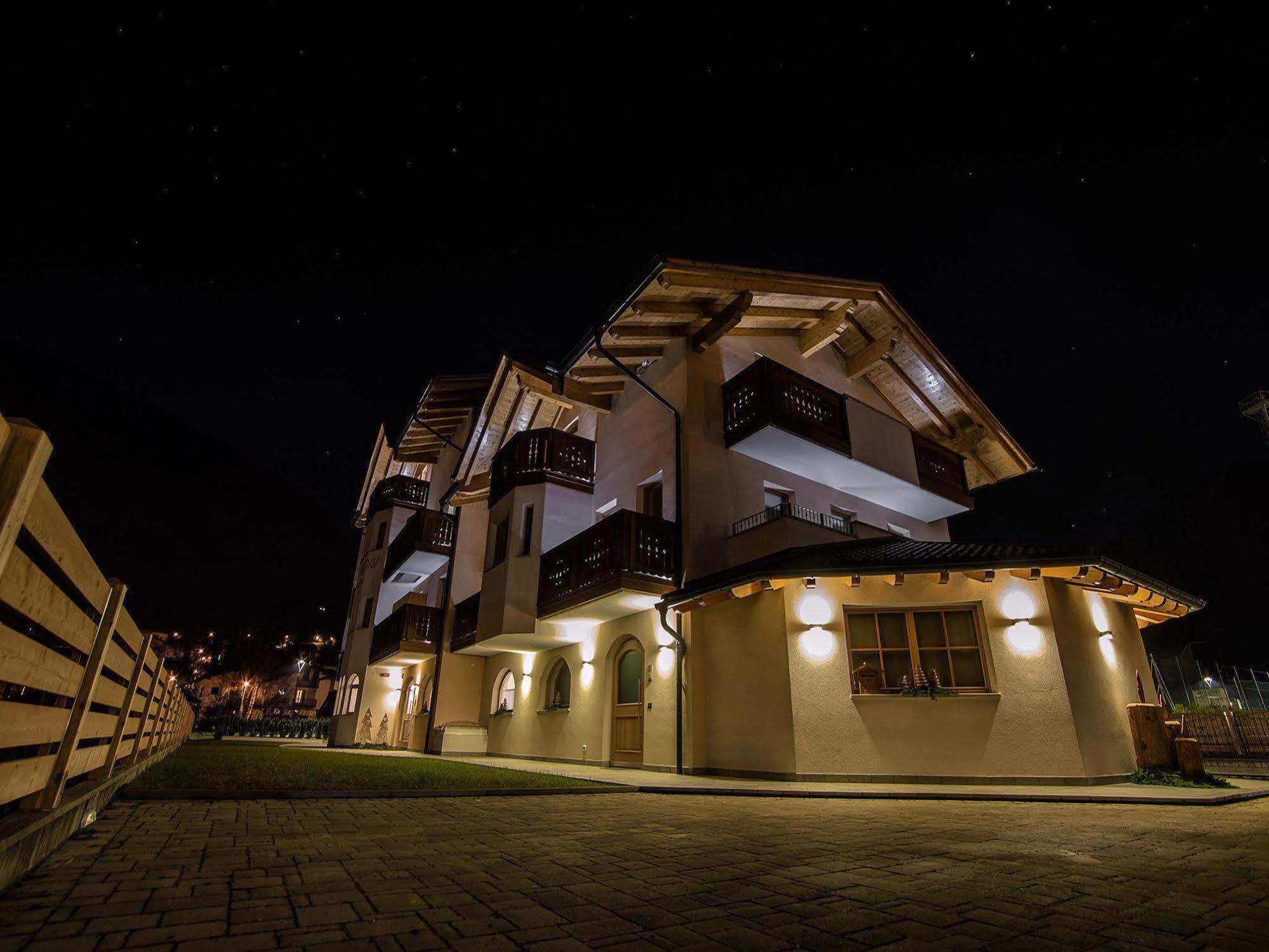 Hotel Garnì Paradisi - Wellness&Spa Mezzano Exterior foto