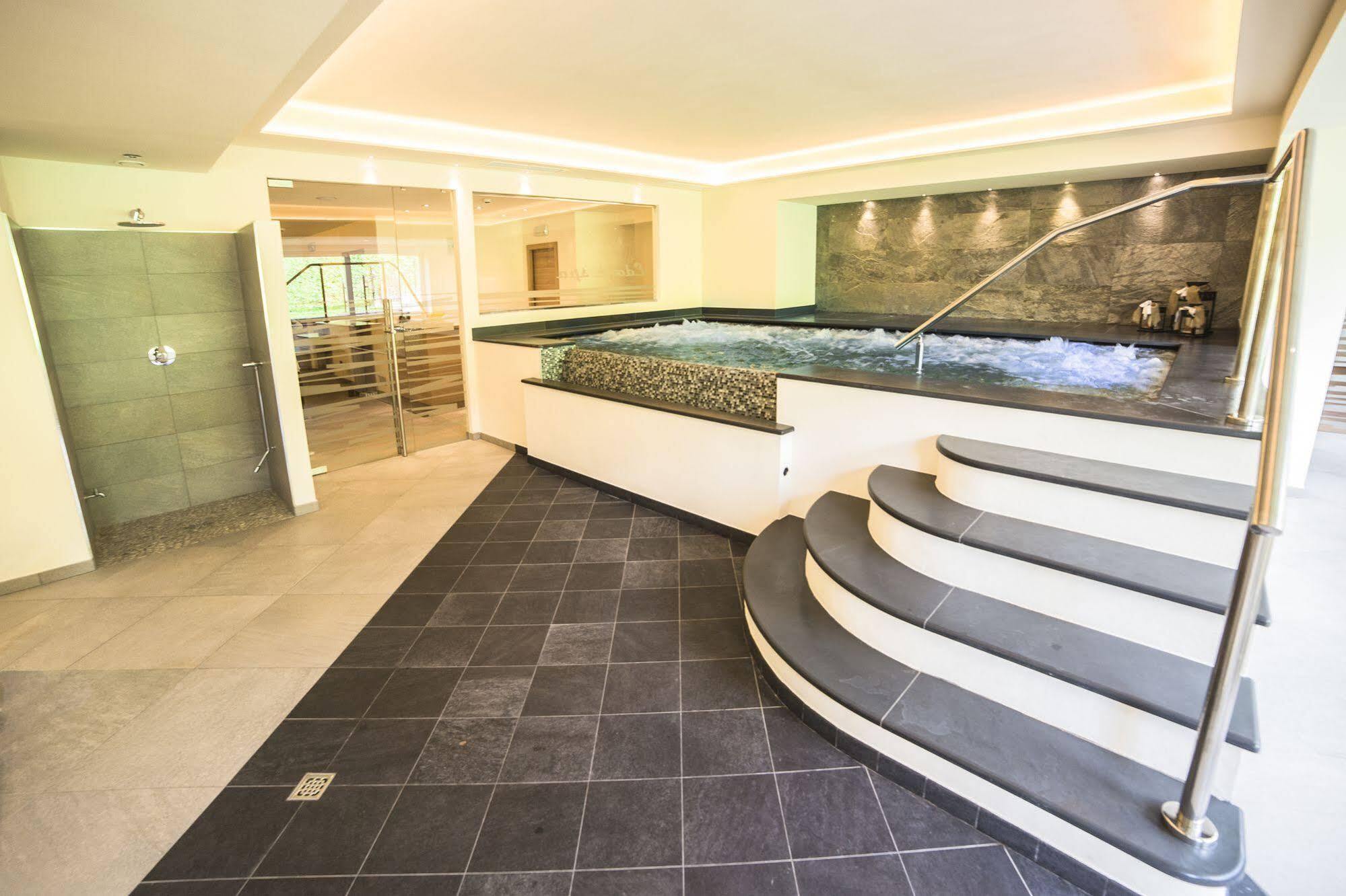 Hotel Garnì Paradisi - Wellness&Spa Mezzano Exterior foto